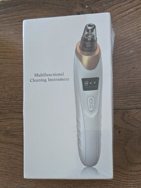Multifunctional Men's Black and Gold Pore Cleaner Vacuum